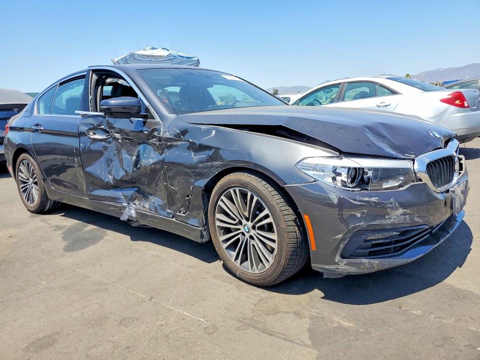 61818106 :رقم المزاد ، WBAJA9C51JB033542 vin ، 2018 Bmw 530e مزاد بيع