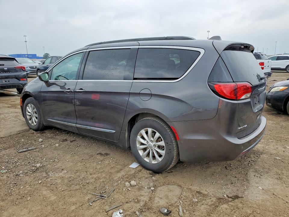 61972256 :رقم المزاد ، 2C4RC1BG0HR778542 vin ، 2017 Chrysler Pacifica مزاد بيع