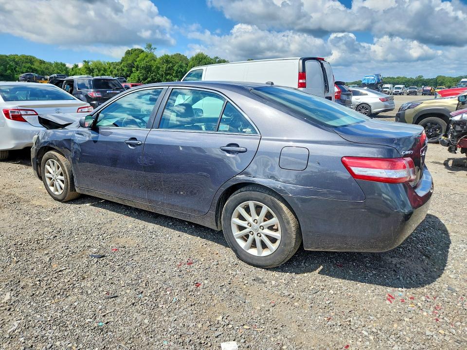 62394406 :رقم المزاد ، 4T1BF3EK4BU137095 vin ، 2011 Toyota Camry مزاد بيع