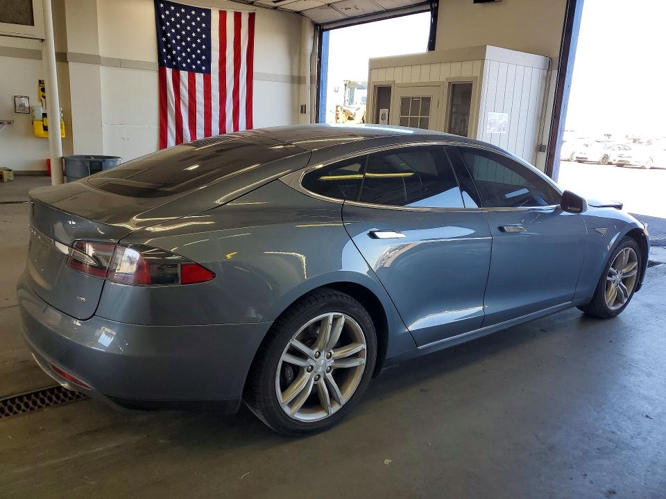 59716756 :رقم المزاد ، 5YJSA1CN8DFP26294 vin ، 2013 Tesla Model S مزاد بيع