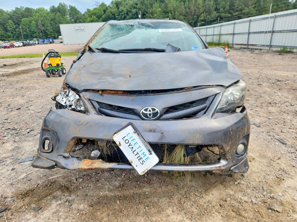 63001786 :رقم المزاد ، 2T1BU4EE2DC104879 vin ، 2013 Toyota Corolla مزاد بيع
