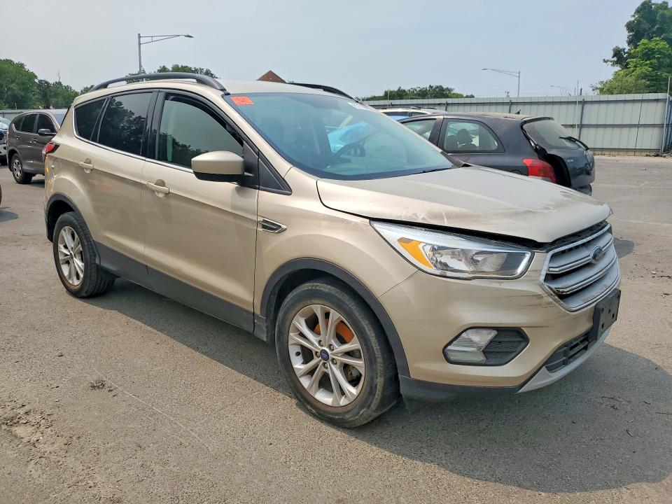 Продаж на аукціоні авто 2018 Ford Escape, vin: 1FMCU0GD7JUC12491, номер лоту: 61110996