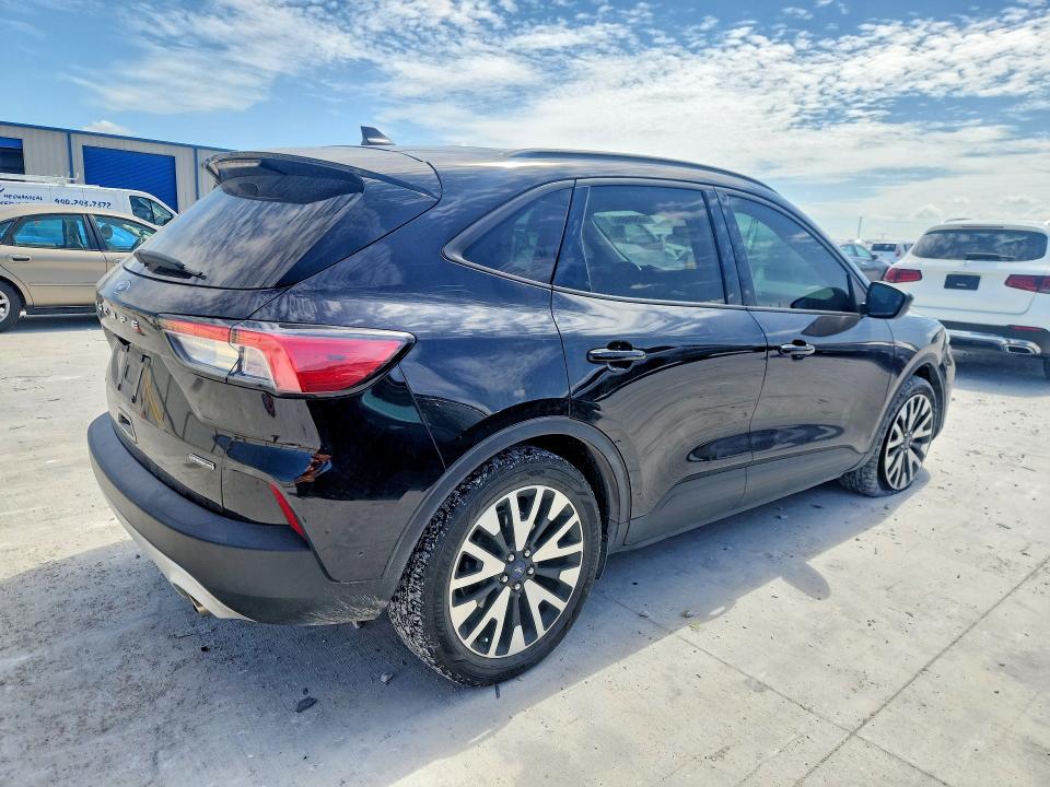 Продаж на аукціоні авто 2020 Ford Escape, vin: 1FMCU9BZ2LUB39671, номер лоту: 59584666