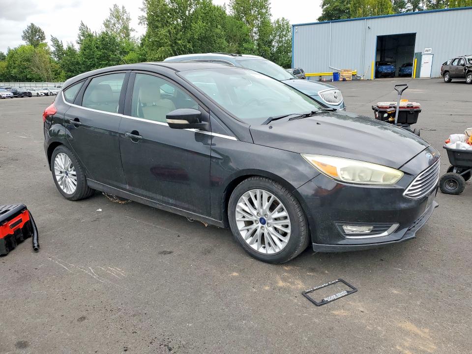 61446726 :رقم المزاد ، 1FADP3N22FL222111 vin ، 2015 Ford Focus مزاد بيع