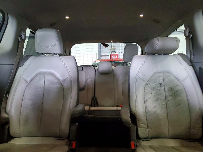 61609976 :رقم المزاد ، 2C4RC1BG7JR263043 vin ، 2018 Chrysler Pacifica مزاد بيع