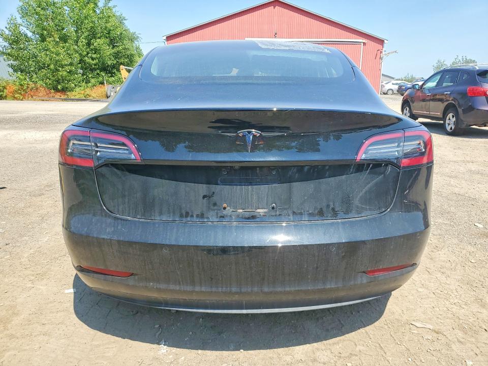 60571406 :رقم المزاد ، 5YJ3E1EA9JF179874 vin ، 2018 Tesla Model 3 مزاد بيع