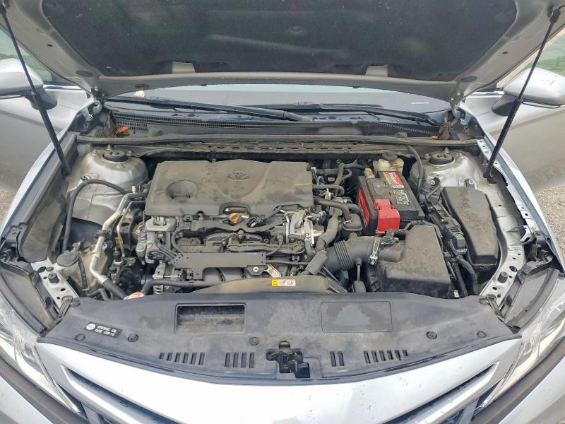 60491366 :رقم المزاد ، 4T1B11HK9JU643406 vin ، 2018 Toyota Camry مزاد بيع