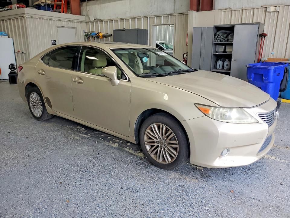 60202726 :رقم المزاد ، JTHBK1GG3D2075215 vin ، 2013 Lexus Es مزاد بيع