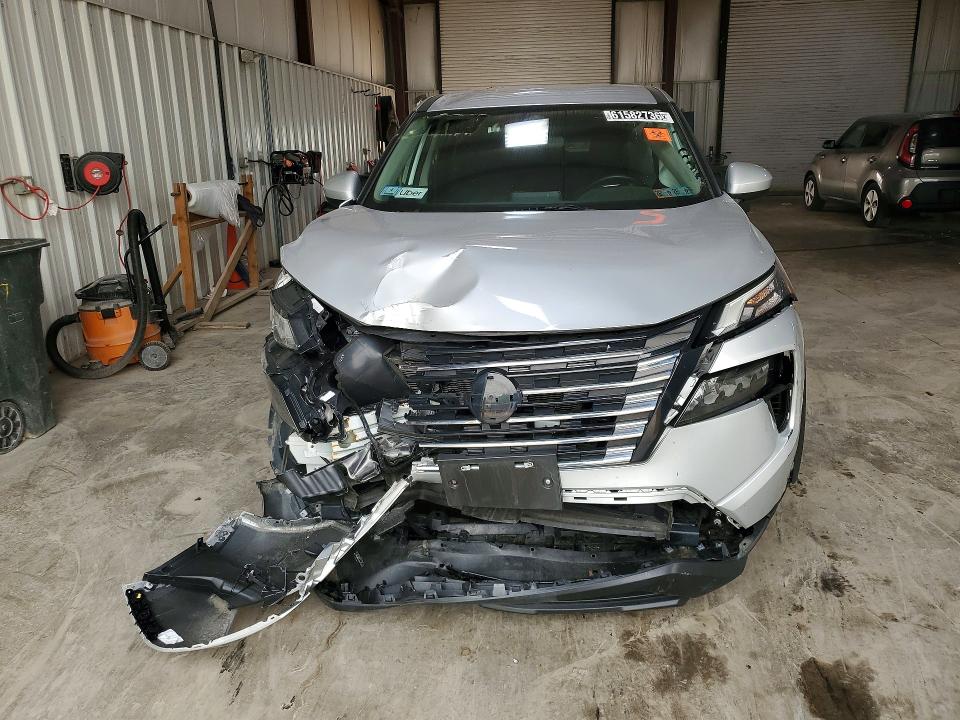 61582736 :رقم المزاد ، 5N1BT3BB7SC841326 vin ، 2025 Nissan Rogue مزاد بيع