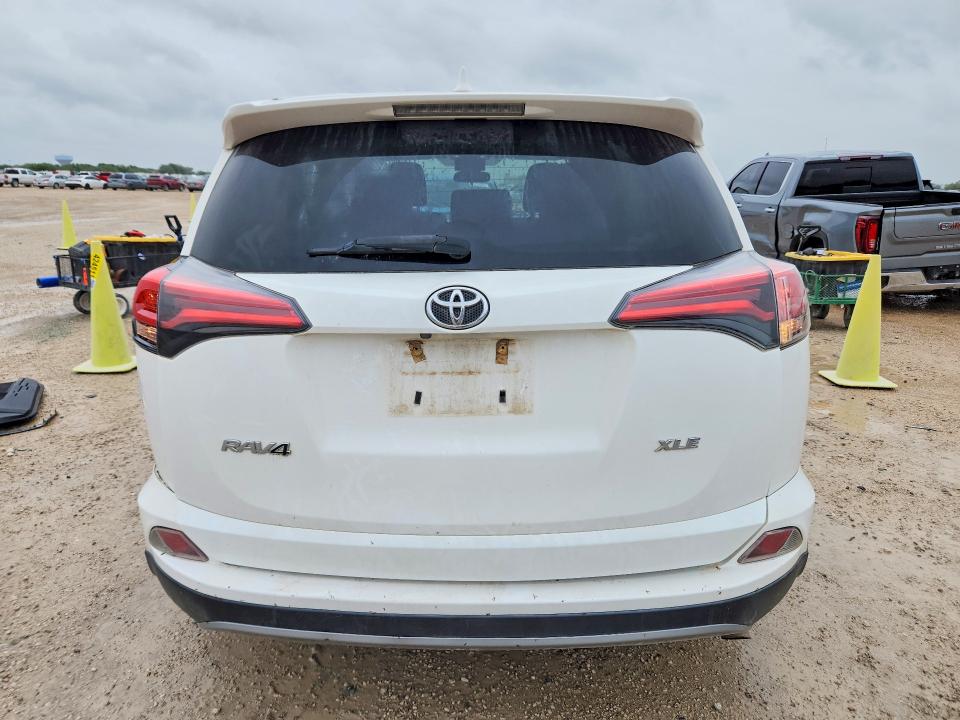 Продажа на аукционе авто 2018 Toyota Rav4, vin: 2T3WFREV4JW467761, номер лота: 61061446