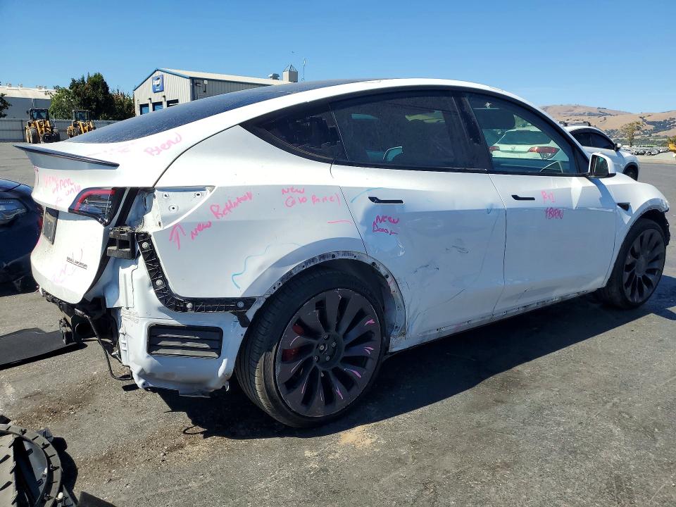 2022 Tesla Model Y მანქანა იყიდება აუქციონზე, vin: 7SAYGDEF8NF408745, აუქციონის ნომერი: 61912776