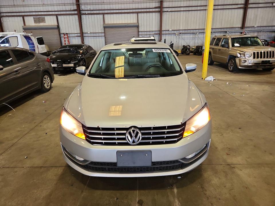 62695246 :رقم المزاد ، 1VWBN7A34DC029160 vin ، 2013 Volkswagen Passat مزاد بيع