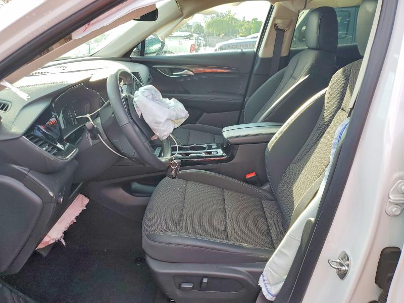 59309876 :رقم المزاد ، LRBAZLR42ND136808 vin ، 2022 Buick Envision مزاد بيع