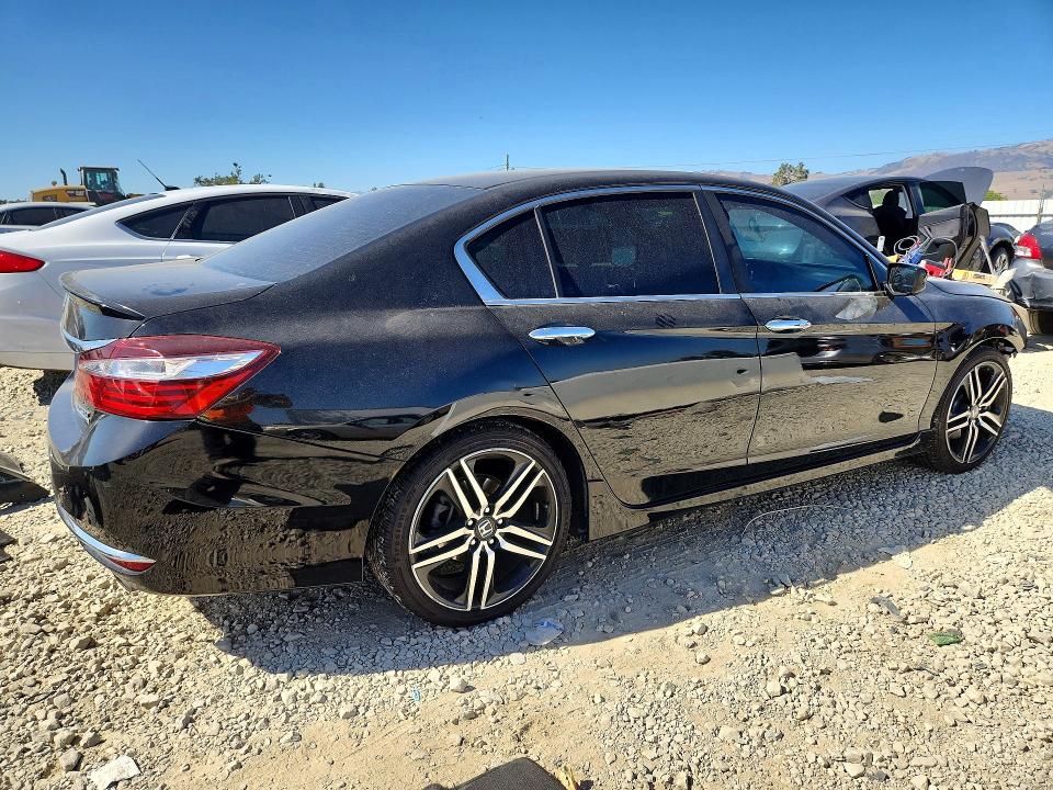 Aukcja sprzedaży 2017 Honda Accord, vin: 1HGCR2F16HA014166, numer aukcji: 61031496