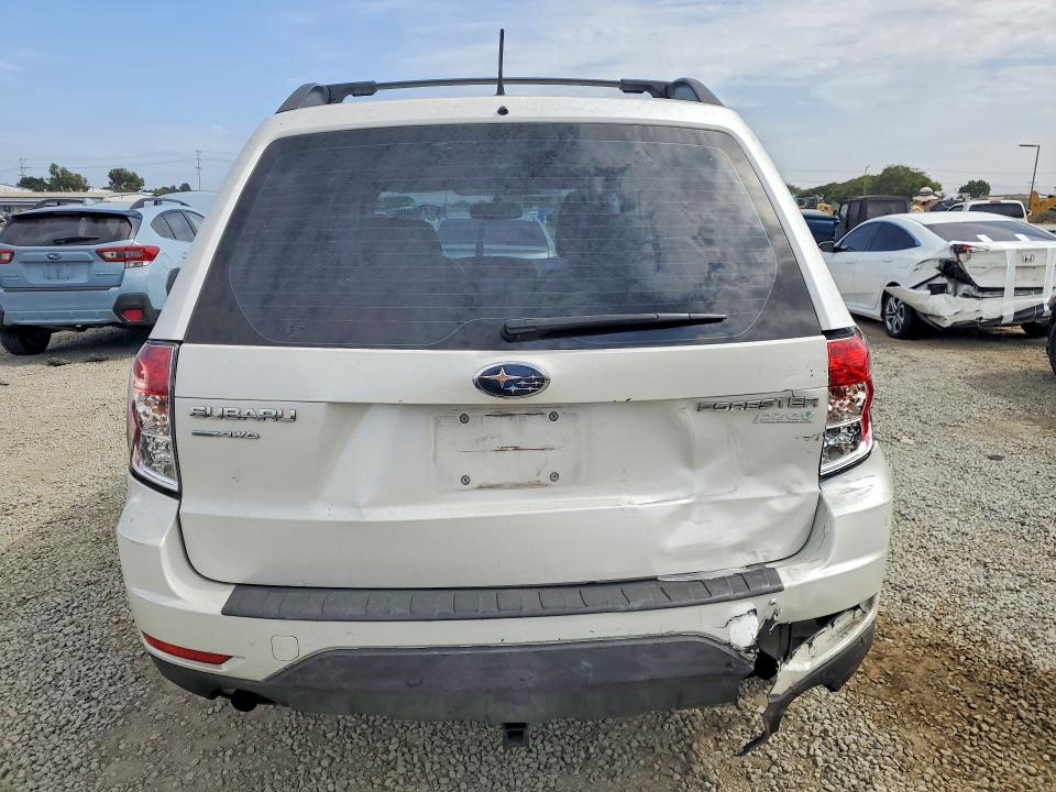 61438806 :رقم المزاد ، JF2SHABC7DG410260 vin ، 2013 Subaru Forester مزاد بيع