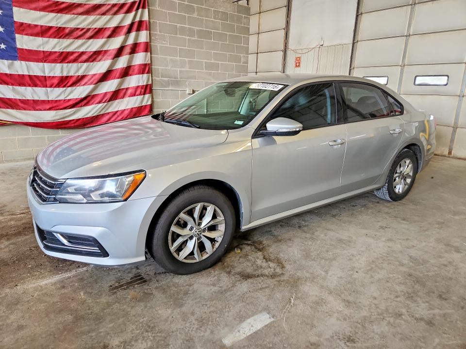62102716 :رقم المزاد ، 1VWAA7A36JC013223 vin ، 2018 Volkswagen Passat مزاد بيع
