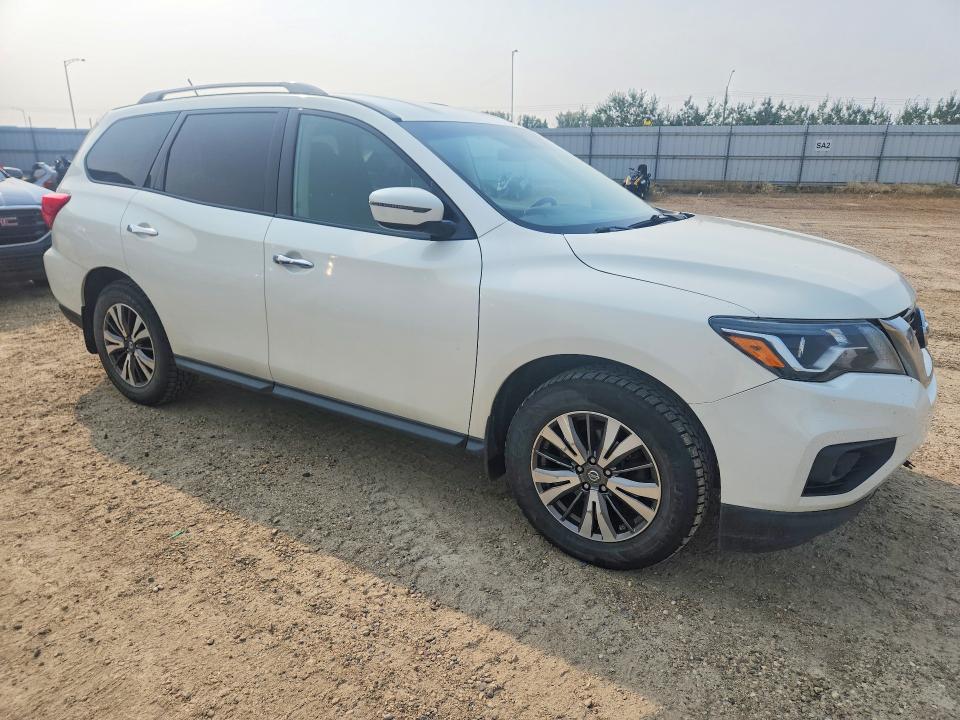 62637406 :رقم المزاد ، 5N1DR2MM0HC633720 vin ، 2017 Nissan Pathfinder مزاد بيع
