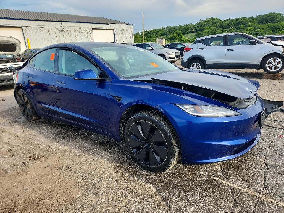 2025 Tesla Model 3 მანქანა იყიდება აუქციონზე, vin: 5YJ3E1EAXSF038068, აუქციონის ნომერი: 61477406