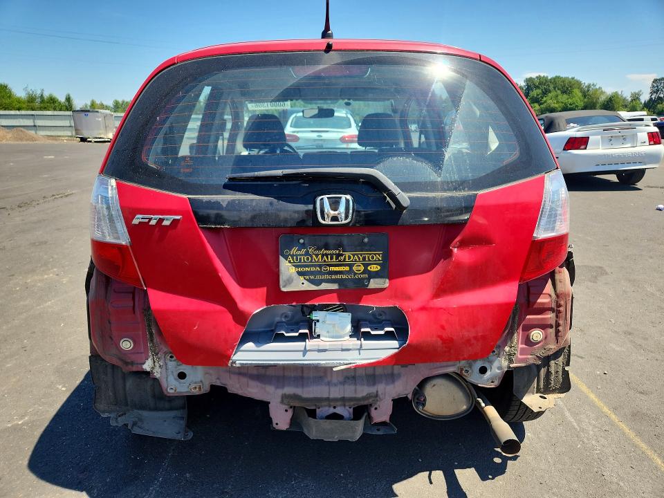 60001306 :رقم المزاد ، JHMGE8H33DC070558 vin ، 2013 Honda Fit مزاد بيع