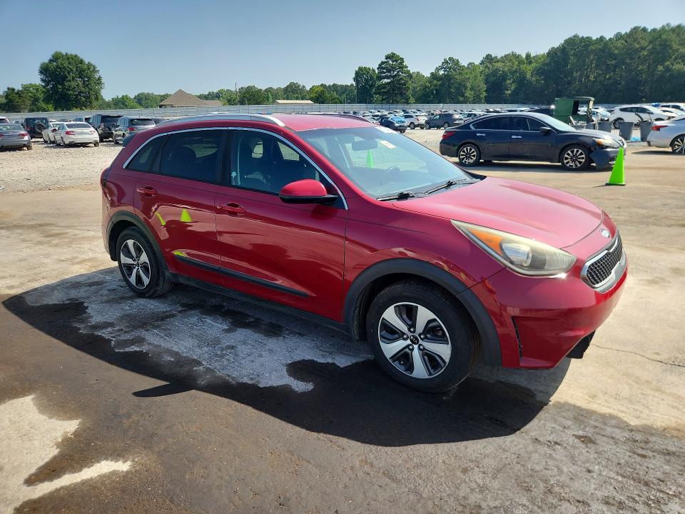 61794806 :رقم المزاد ، KNDCB3LC9H5050005 vin ، 2017 Kia Niro مزاد بيع
