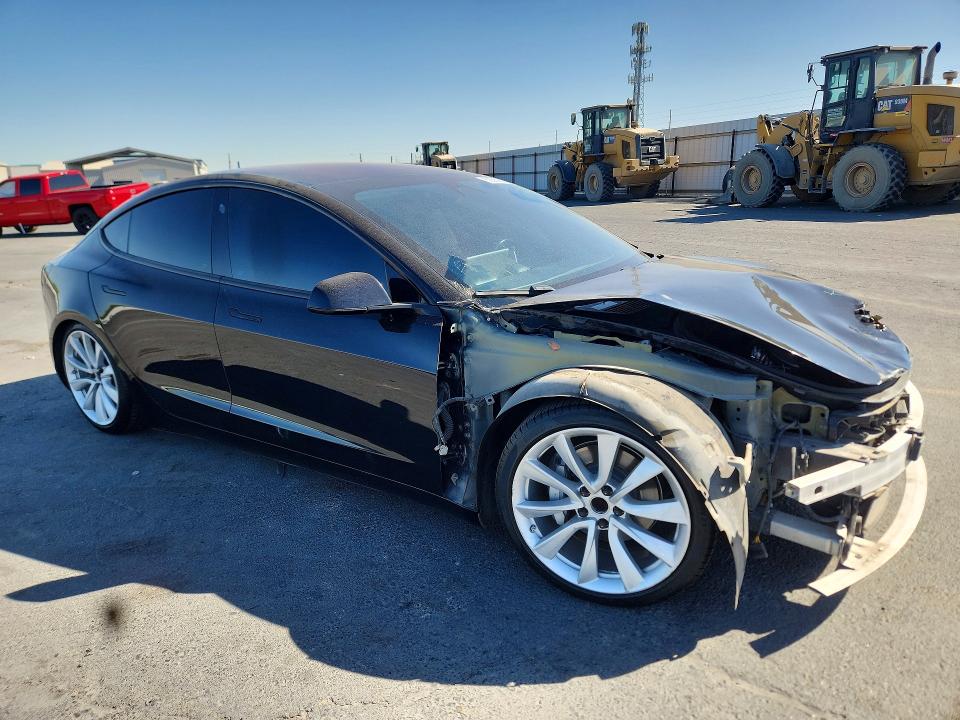 Продажа на аукционе авто 2018 Tesla Model 3, vin: 5YJ3E1EA6JF071129, номер лота: 62889896