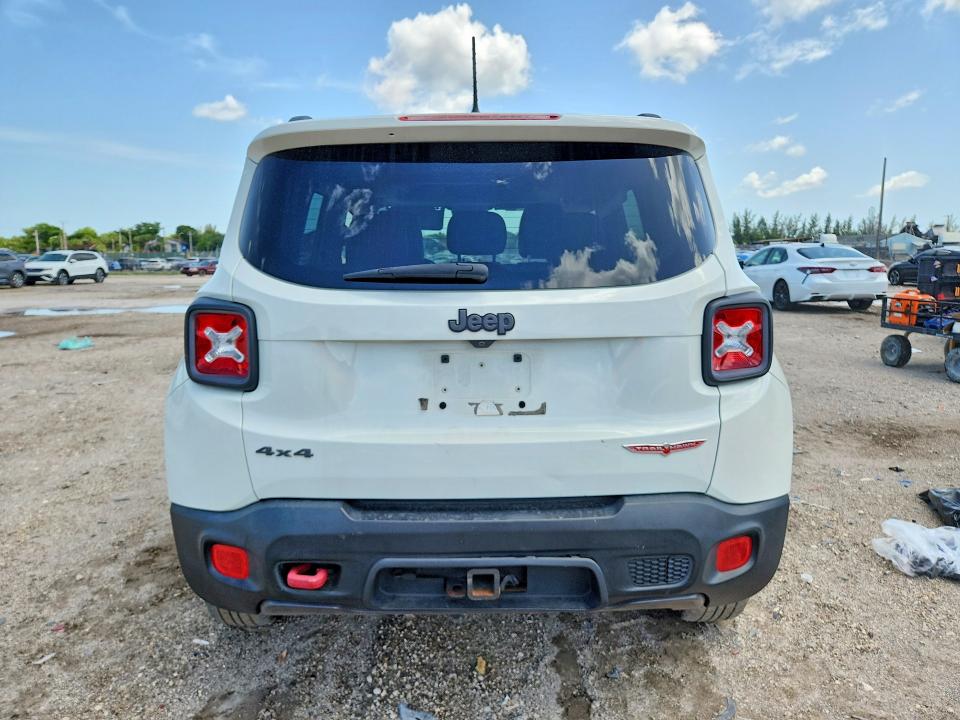 61037086 :رقم المزاد ، ZACCJBCT6GPD05308 vin ، 2016 Jeep Renegade مزاد بيع
