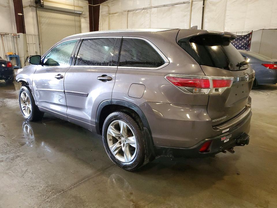 61574506 :رقم المزاد ، 5TDDKRFH4FS205873 vin ، 2015 Toyota Highlander مزاد بيع