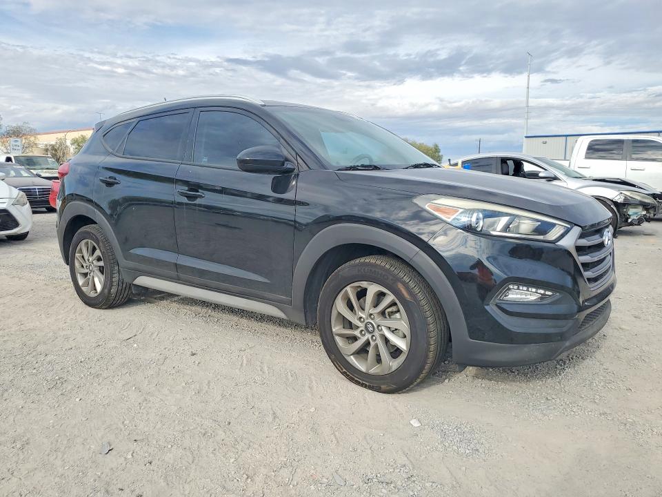 60993376 :رقم المزاد ، KM8J33A43HU441829 vin ، 2017 Hyundai Tucson مزاد بيع