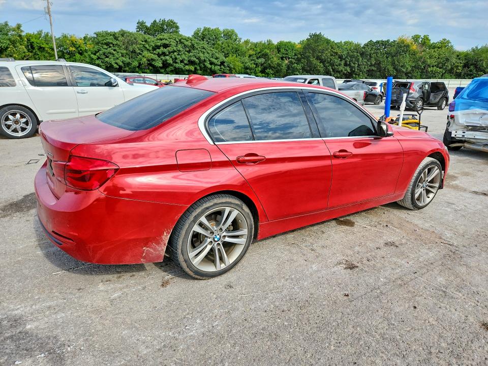 60477066 :رقم المزاد ، WBA8B9C33HK885119 vin ، 2017 Bmw 330 مزاد بيع