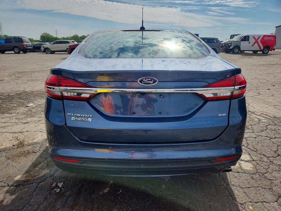63285616 :رقم المزاد ، 3FA6P0PU9JR105772 vin ، 2018 Ford Fusion مزاد بيع