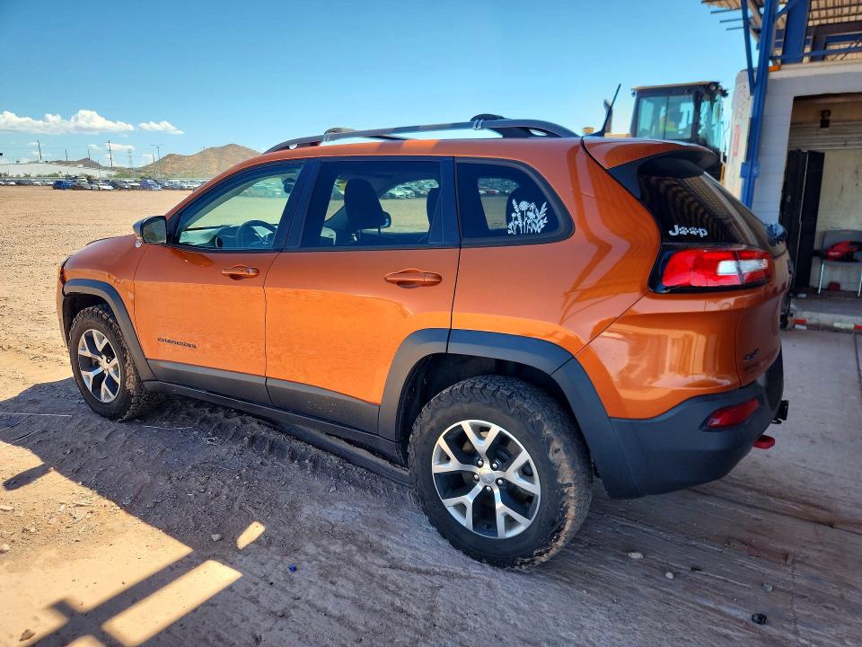 61941806 :رقم المزاد ، 1C4PJMBS5GW267448 vin ، 2016 Jeep Cherokee مزاد بيع