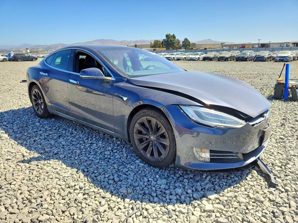 Продажа на аукционе авто 2019 Tesla Model S, vin: 5YJSA1E28KF305580, номер лота: 62850916