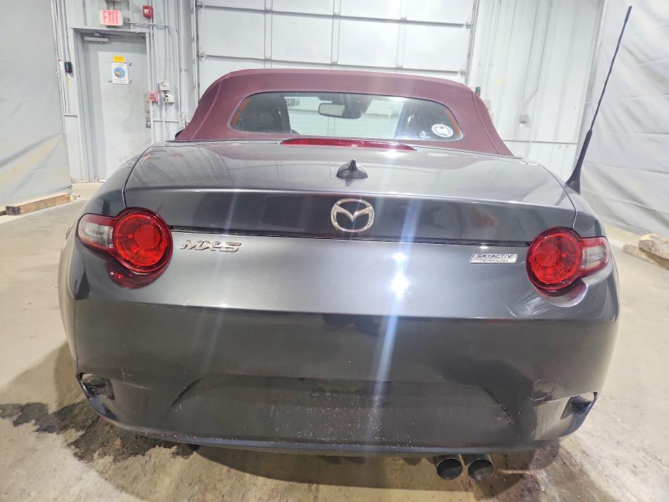 62141696 :رقم المزاد ، JM1NDAD74J0202008 vin ، 2018 Mazda Mx-5 Miata مزاد بيع