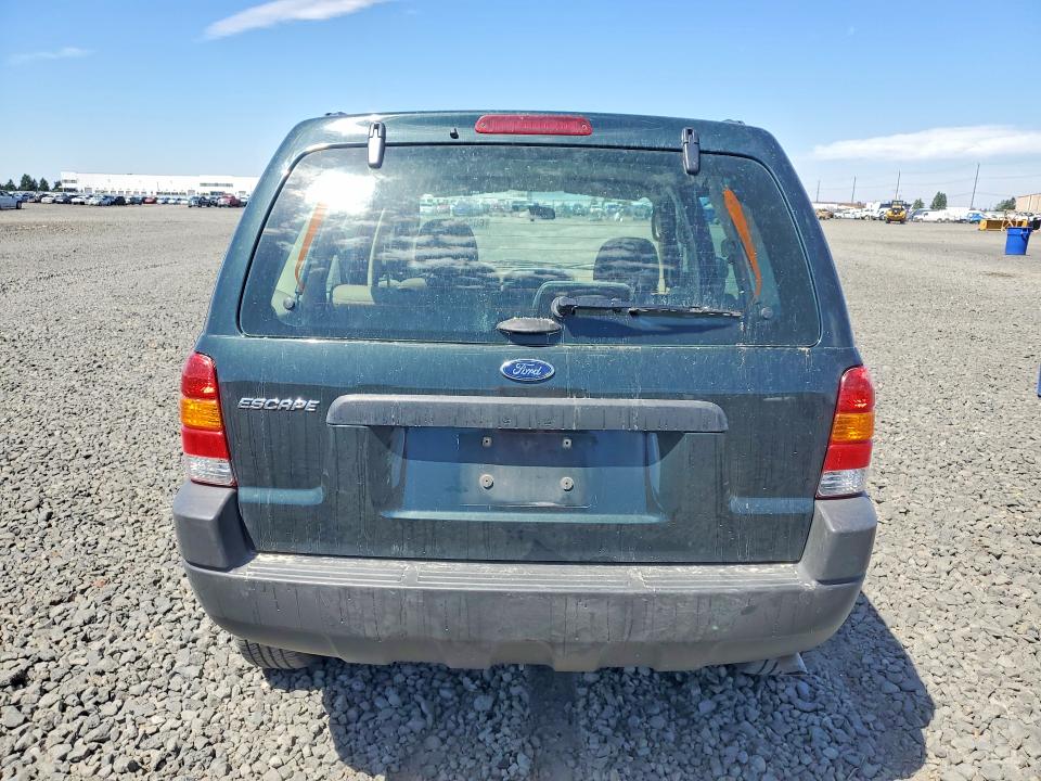60406306 :رقم المزاد ، 1FMYU92174KA80713 vin ، 2004 Ford Escape مزاد بيع