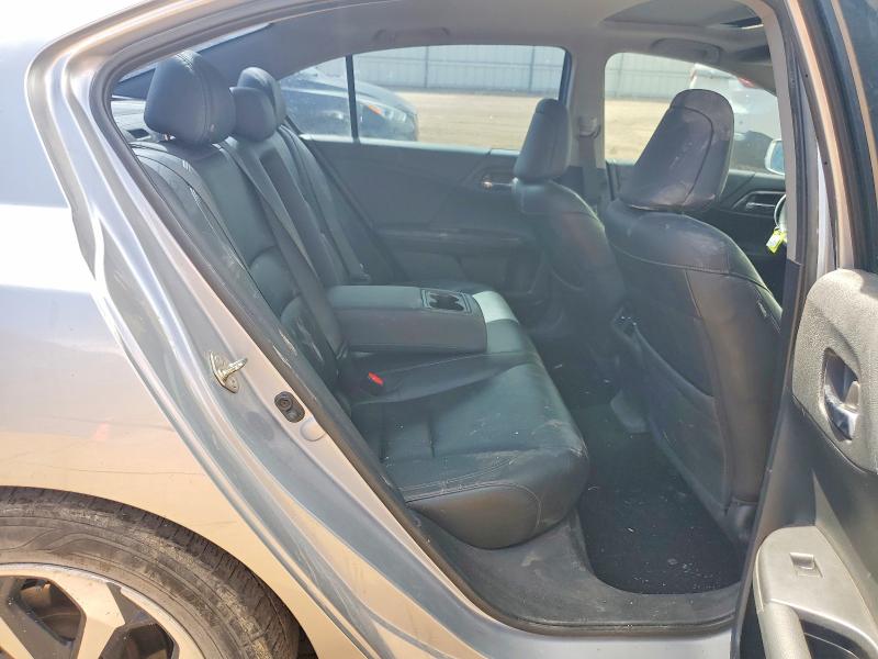 60460746 :رقم المزاد ، 1HGCR3F85HA035240 vin ، 2017 Honda Accord مزاد بيع