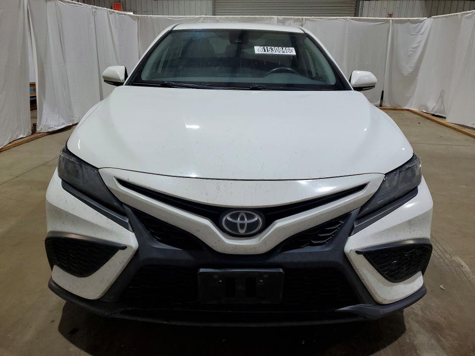 2022 Toyota Camry მანქანა იყიდება აუქციონზე, vin: 4T1G11BK2NU050720, აუქციონის ნომერი: 61530846
