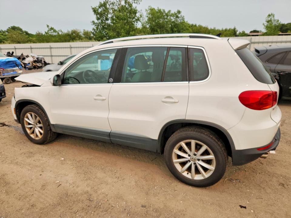 60817746 :رقم المزاد ، WVGSV7AX2HK015030 vin ، 2017 Volkswagen Tiguan مزاد بيع