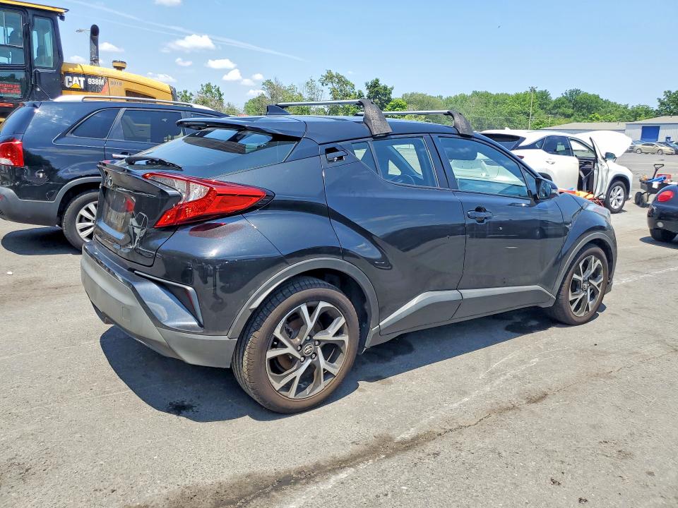 60774156 :رقم المزاد ، NMTKHMBX1JR054911 vin ، 2018 Toyota C-hr مزاد بيع