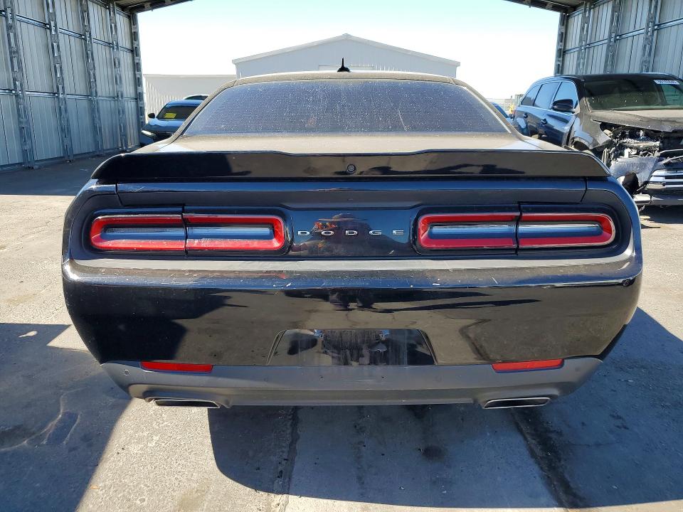 60211106 :رقم المزاد ، 2C3CDZBT9FH782837 vin ، 2015 Dodge Challenger مزاد بيع