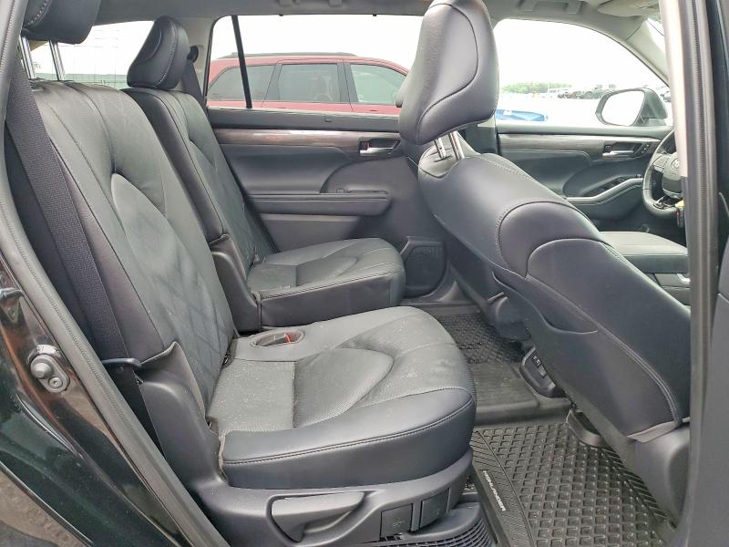 61002216 :رقم المزاد ، 5TDEBRCH2MS067952 vin ، 2021 Toyota Highlander مزاد بيع