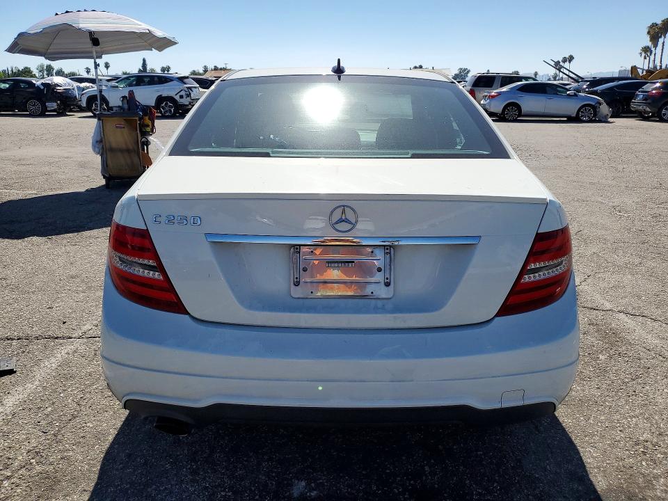 Продажа на аукционе авто 2012 Mercedes-benz C, vin: WDDGF4HB9CA602510, номер лота: 60901576