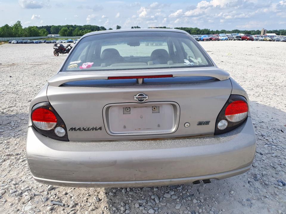 60366306 :رقم المزاد ، JN1CA31A2YT030875 vin ، 2000 Nissan Maxima مزاد بيع