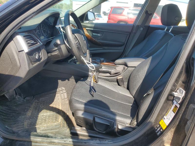 61792286 :رقم المزاد ، WBA8A3C52JA357505 vin ، 2018 Bmw 320 مزاد بيع