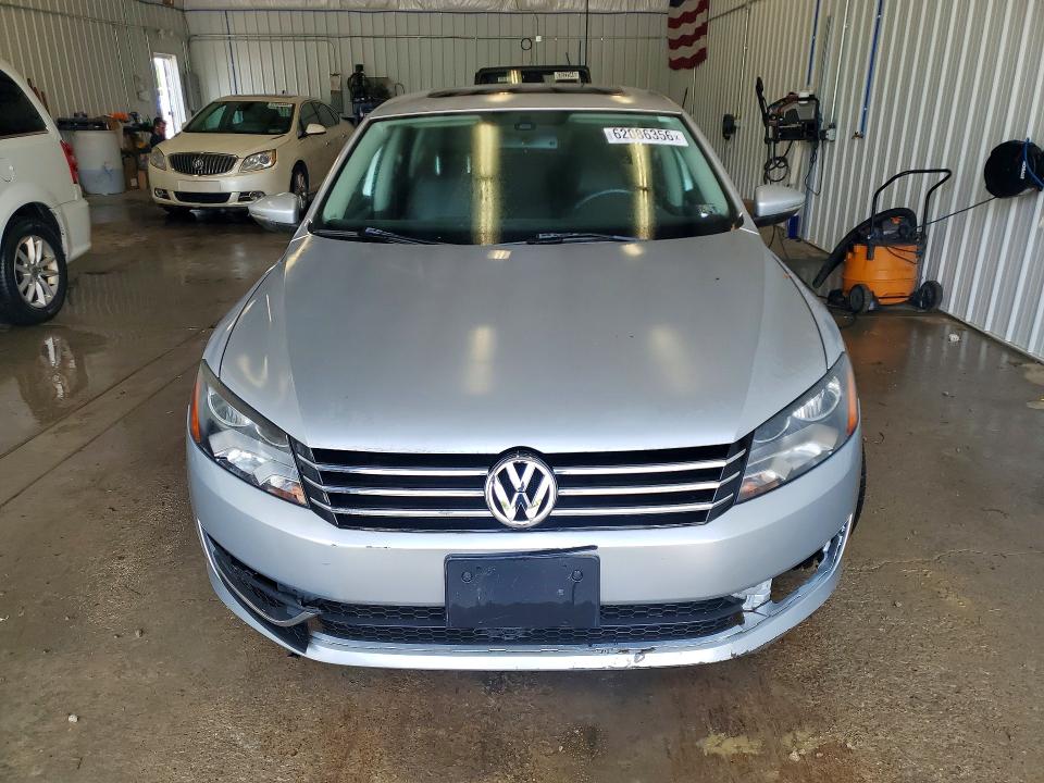 62086356 :رقم المزاد ، 1VWBN7A3XCC089927 vin ، 2012 Volkswagen Passat مزاد بيع