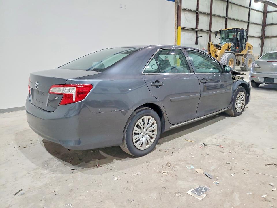 61562096 :رقم المزاد ، 4T4BF1FK9CR250258 vin ، 2012 Toyota Camry مزاد بيع