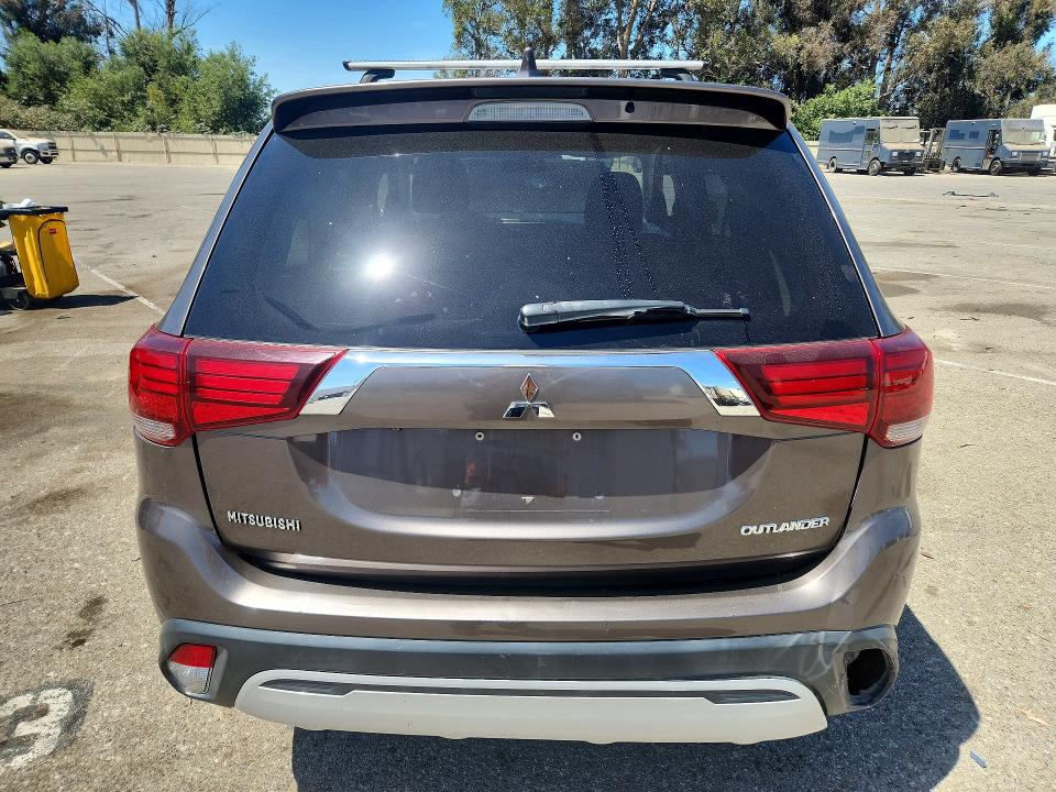 Продажа на аукционе авто 2019 Mitsubishi Outlander, vin: JA4AD2A33KZ008082, номер лота: 62525046