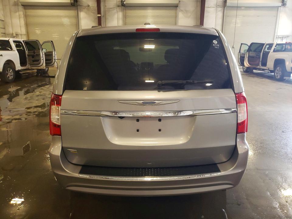 60091896 :رقم المزاد ، 2C4RC1BG1FR636701 vin ، 2015 Chrysler Town & Country مزاد بيع
