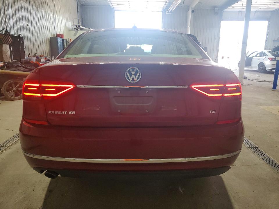 Aukcja sprzedaży 2018 Volkswagen Passat, vin: 1VWBA7A30JC020561, numer aukcji: 61130776