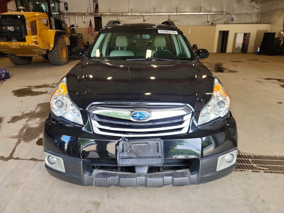 61995776 :رقم المزاد ، 4S4BRDKC0B2414752 vin ، 2011 Subaru Outback مزاد بيع