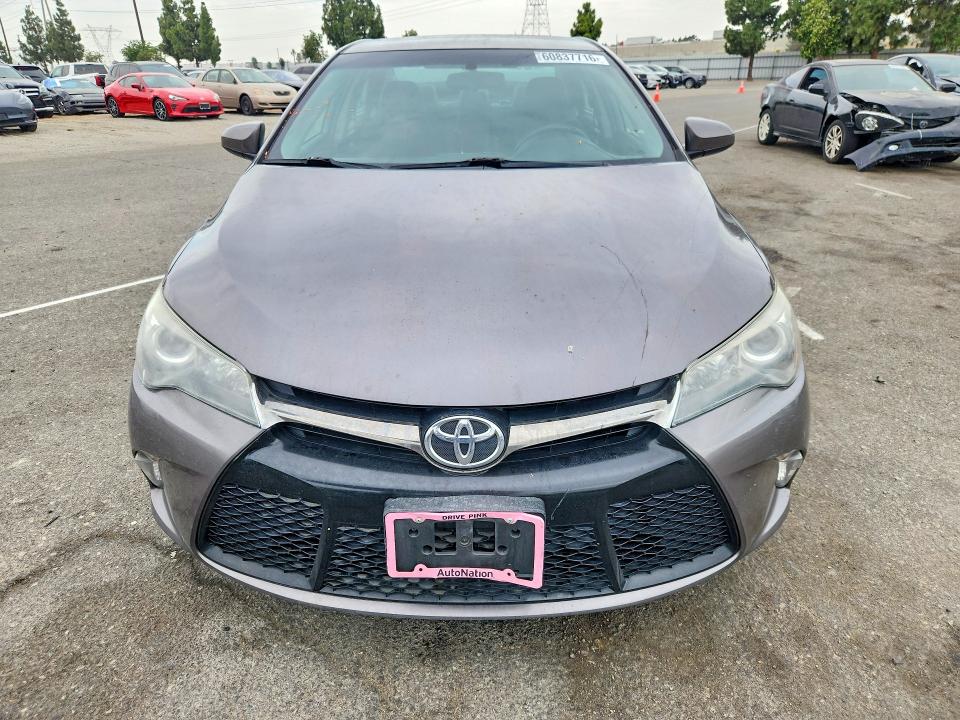 60837716 :رقم المزاد ، 4T1BF1FK9GU595161 vin ، 2016 Toyota Camry مزاد بيع